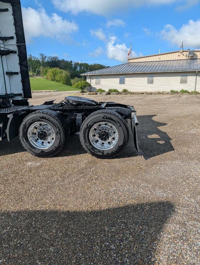 Clean truck wheels and chassis